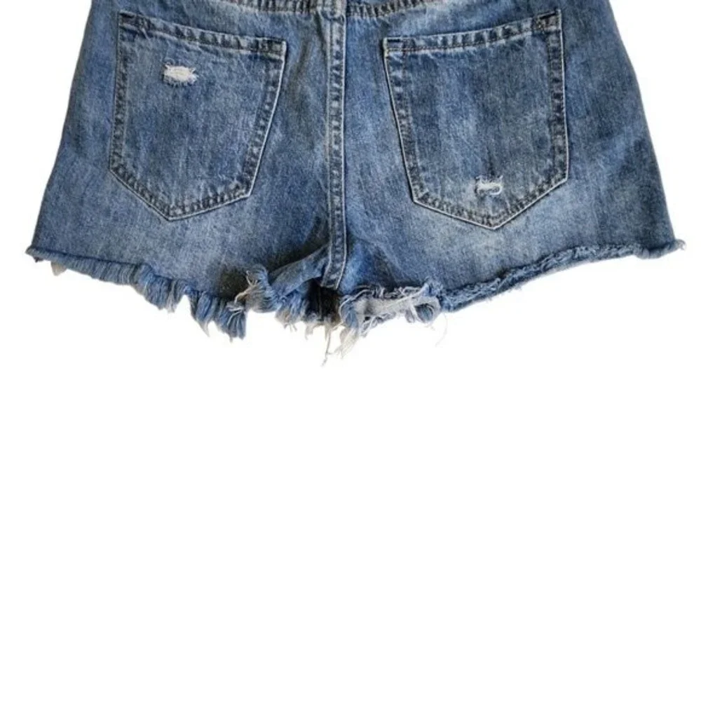 Mod Ref blue distressed jean shorts sz M